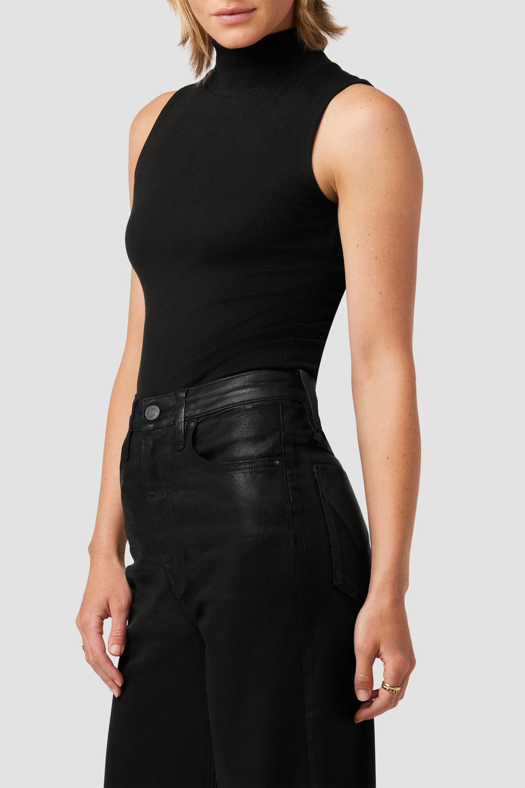 Mockneck Back Keyhole Tank