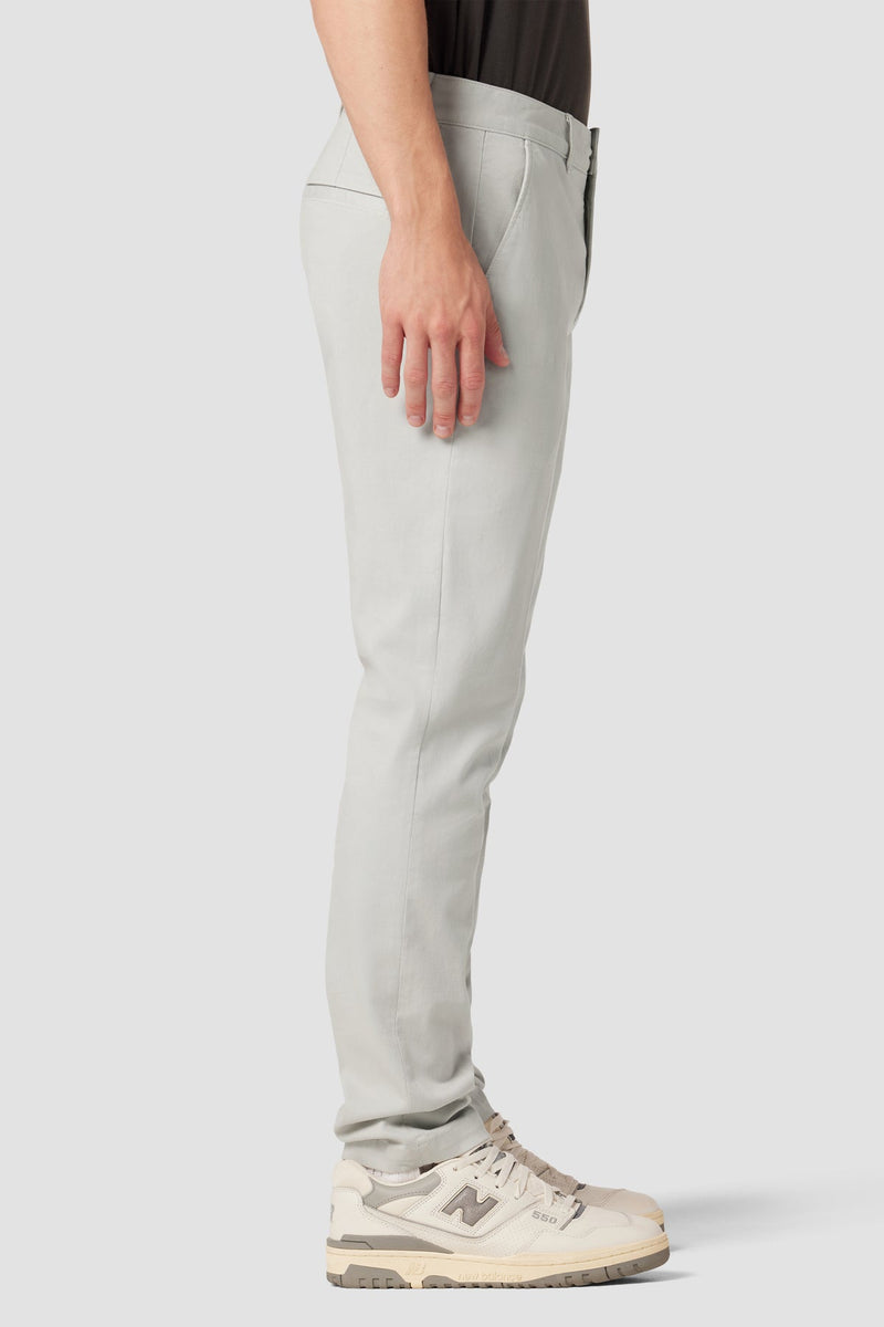 Classic Slim Straight Chino