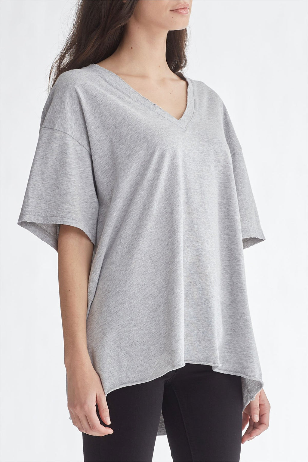 V-NECK TEE