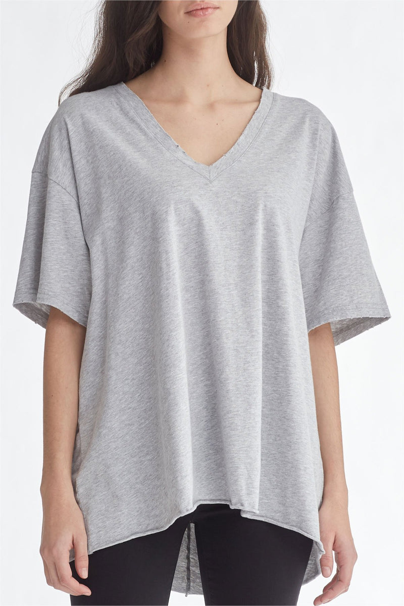 V-NECK TEE